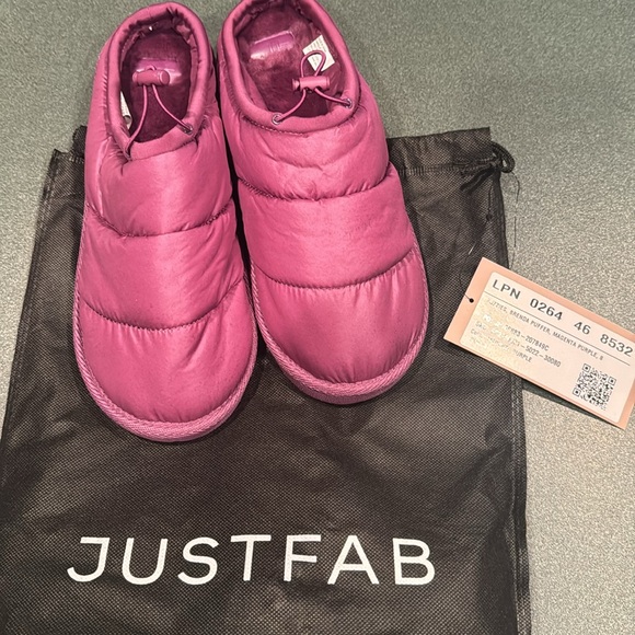 NWT Puffer Slippers - Picture 5 of 5